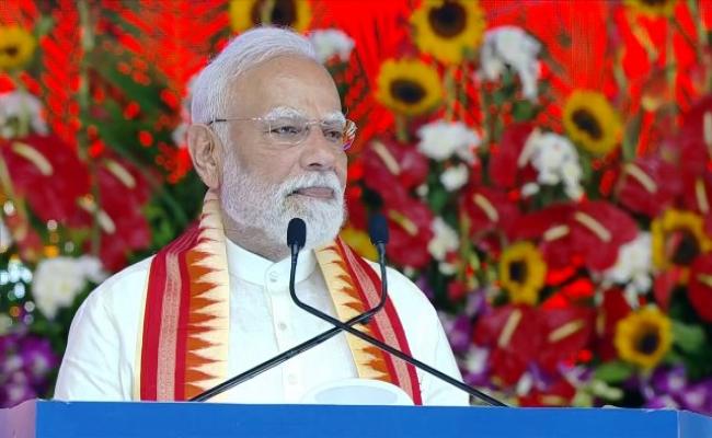 गांधी के नाम पर सत्ता भोगने वालों ने न स्वदेशी अपनाया, न स्वच्छता को महत्व दिया : प्रधानमंत्री मोदी