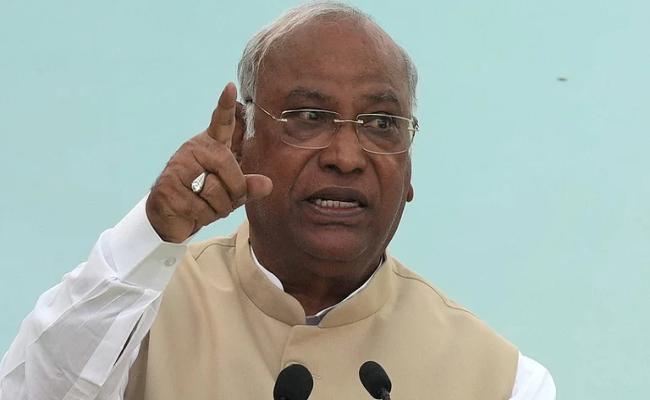 कांग्रेस ने जीएसटी सुधारों की आलोचना की, राज्यों के राजस्व के लिए 5 साल की गारंटी मांगी