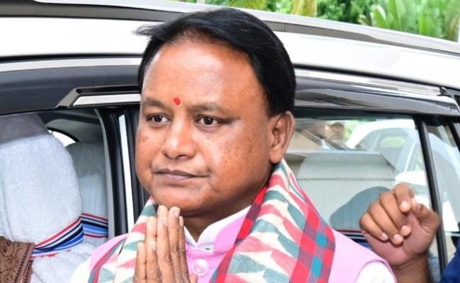 ओडिशा के मुख्यमंत्री का विमान खराब मौसम के कारण भुवनेश्वर की जगह कोलकाता उतारा गया