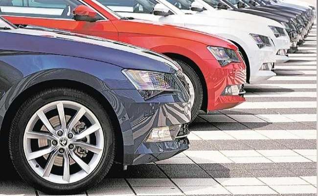 सितंबर में यात्री वाहनों की बिक्री चार फीसदी बढ़कर 3,72,458 इकाई रही: सियाम
