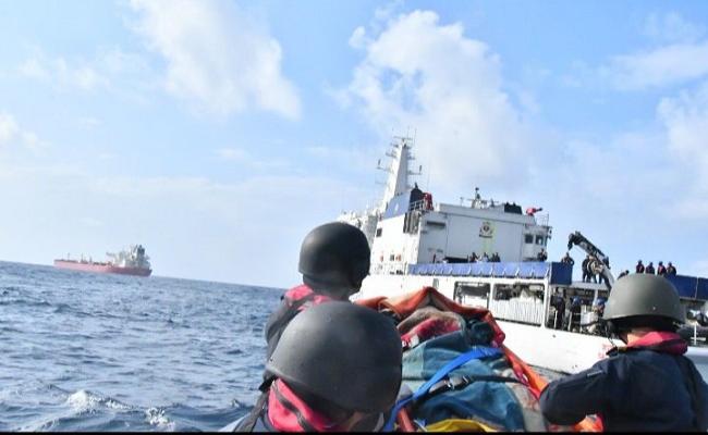 अरब सागर में ईरानी​ नाव पर विस्फोट, आईसीजी ने ईरानी मछुआरे को सुरक्षित बचाया