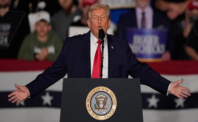 ट्रंप ने अमेरिका में बेचे जाने वाले विमानों पर कनाडा को 50% टैरिफ की धमकी दी