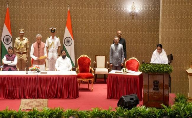 सुनेत्रा पवार बनीं महाराष्ट्र की पहली महिला उपमुख्यमंत्री