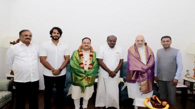 जेडीएस नेता एचडी कुमारस्वामी ने अमित शाह से की मुलाकात