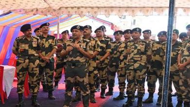 एडीजी बीएसएफ (पूर्वी कमान) ने की भारत-बांग्लादेश अंतरराष्ट्रीय सीमा पर सांक्रियात्मक तैयारी की समीक्षा