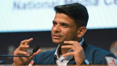 शुभांशु शुक्ला ने छात्रों का बढ़ाया उत्साह, कहा-मैं उतना टैलेंटेड नहीं हूं जितना आप लोग हो