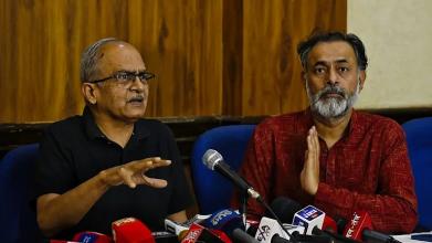 लेह में औपनिवेशिक मानसिकता दिखा रही सरकार: प्रशांत भूषण, योगेंद्र यादव