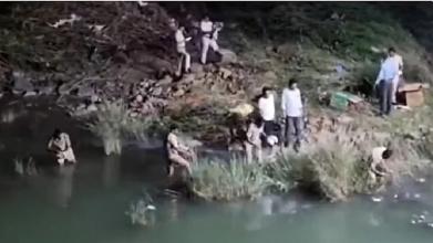 वोट चोरी! अलंद में पूर्व बीजेपी विधायक गुट्टेदार के घर के पास जले हुए मतदाता रिकॉर्ड मिले