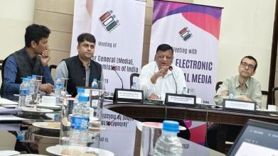 बंगाल सरकार की ईसीआई से मांग - एसआईआर में प्रतिनियुक्त अफसरों के तबादले पर रोक हटाएं