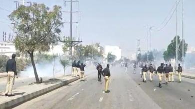 कराची के अमेरिकी वाणिज्य दूतावास के बाहर झड़प, सुरक्षाकर्मियों की गोली से 9 की मौत, 18 घायल